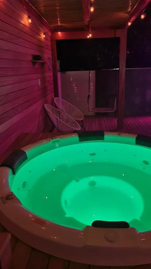 Florianópolis Casa 4 Quartos Com Piscina E Jacuzzi Em Jurere בית נופש