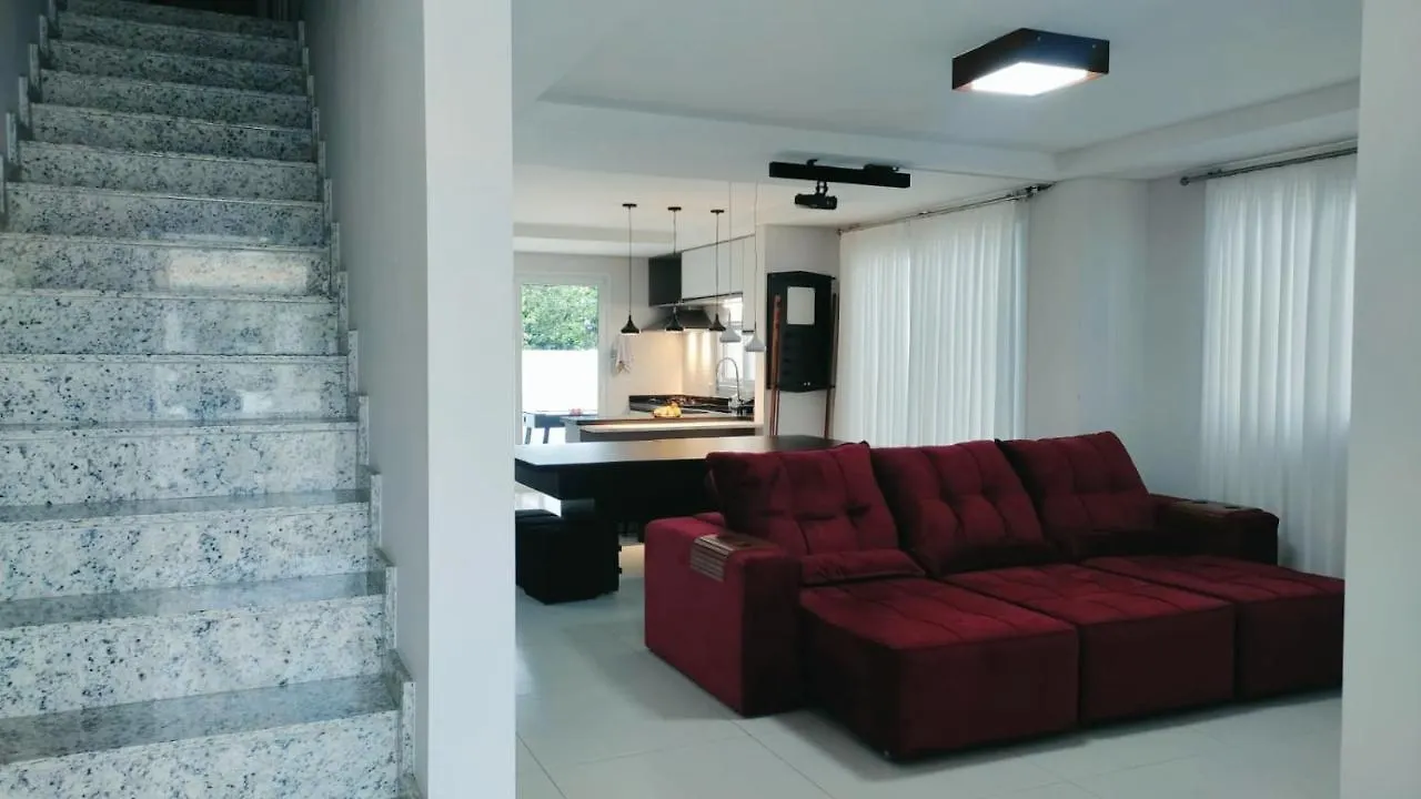 Holiday home Casa 4 Quartos Com Piscina E Jacuzzi Em Jurere Florianopolis
