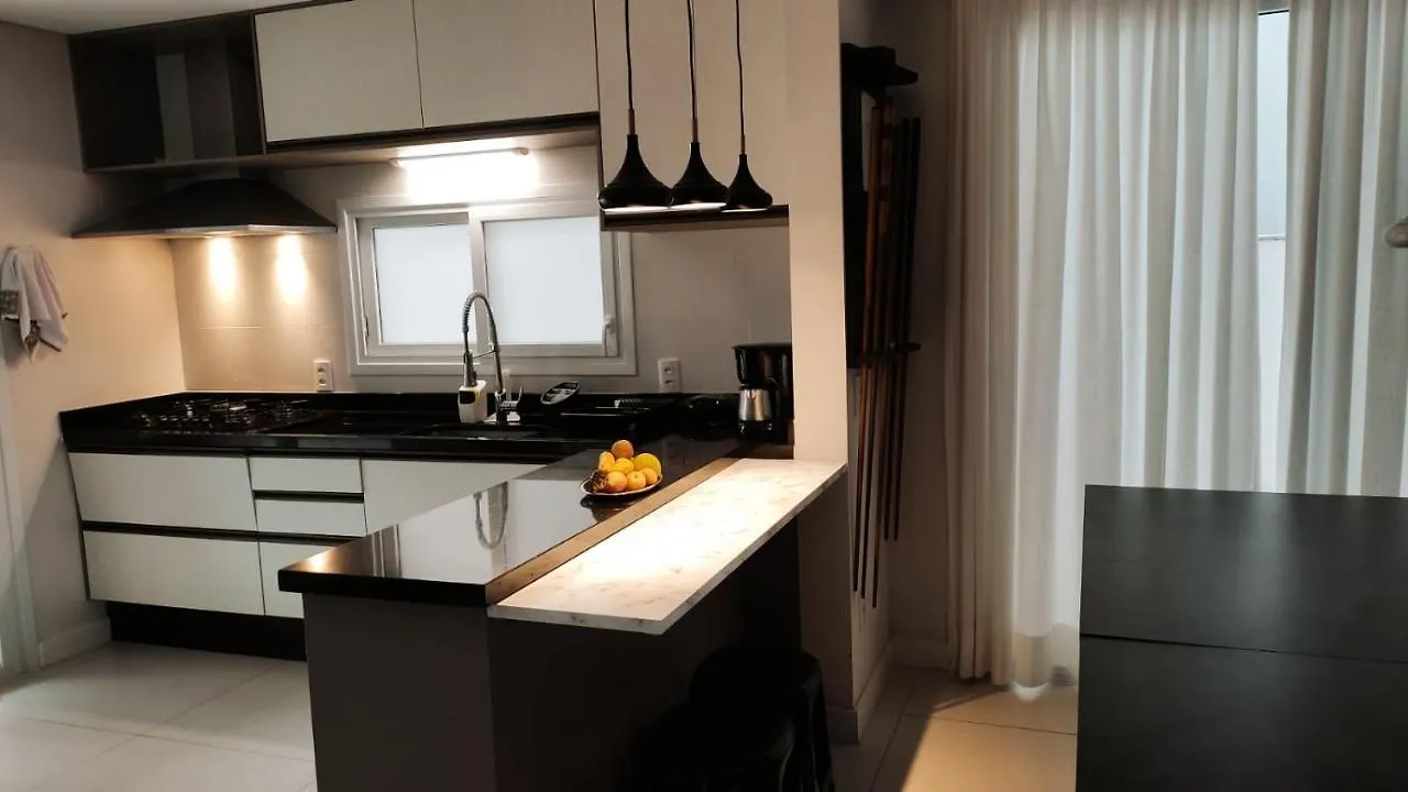 Holiday home Casa 4 Quartos Com Piscina E Jacuzzi Em Jurere Florianopolis
